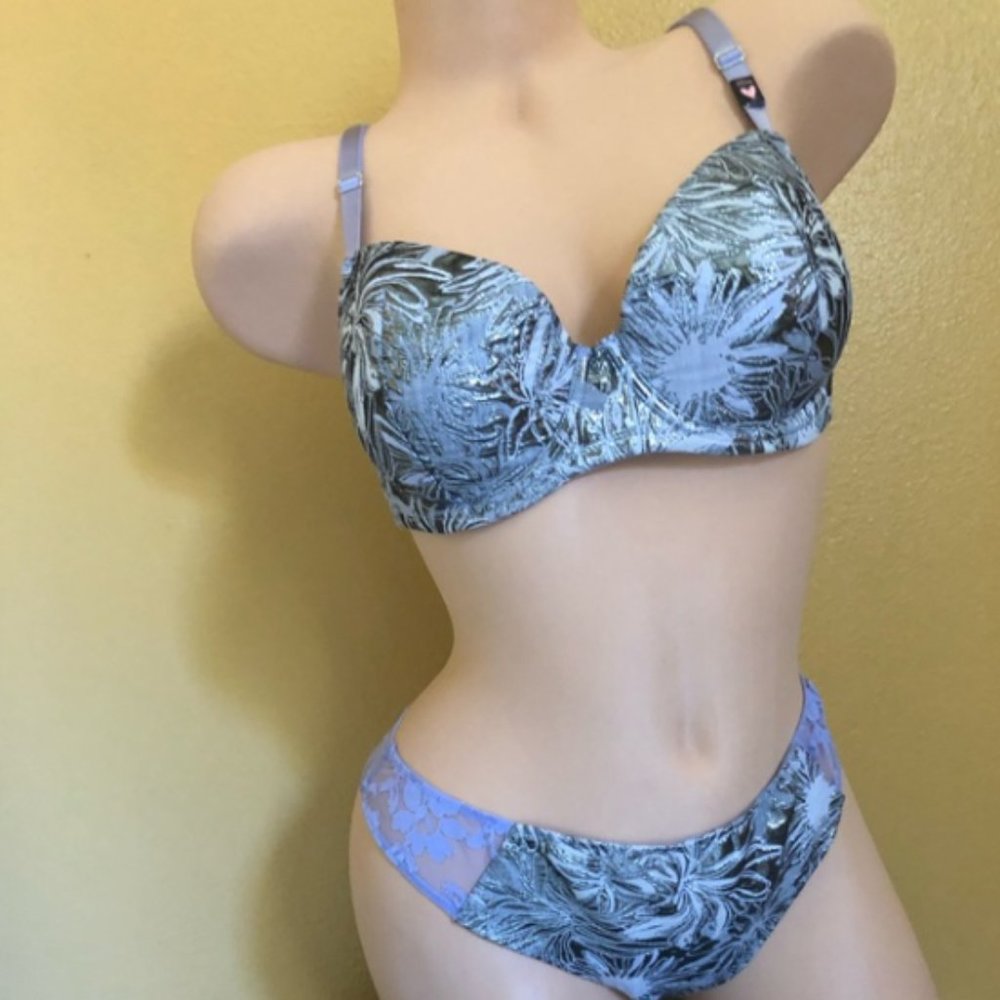 Victoria Secret Dream Angel Glitter Bra.